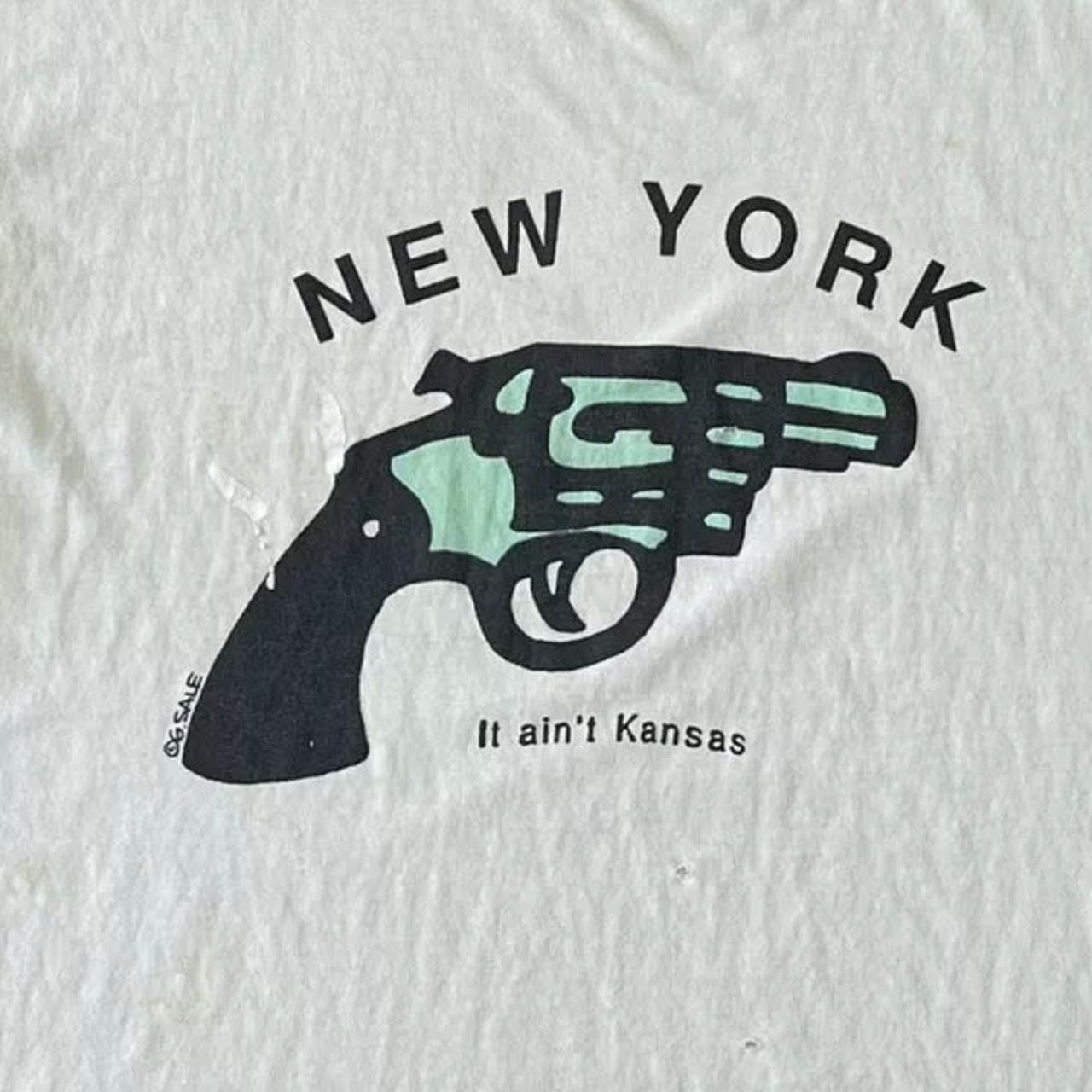 Vintage 90s 'New York It Ain't Kansas' Gun Joke Tee | Depop
