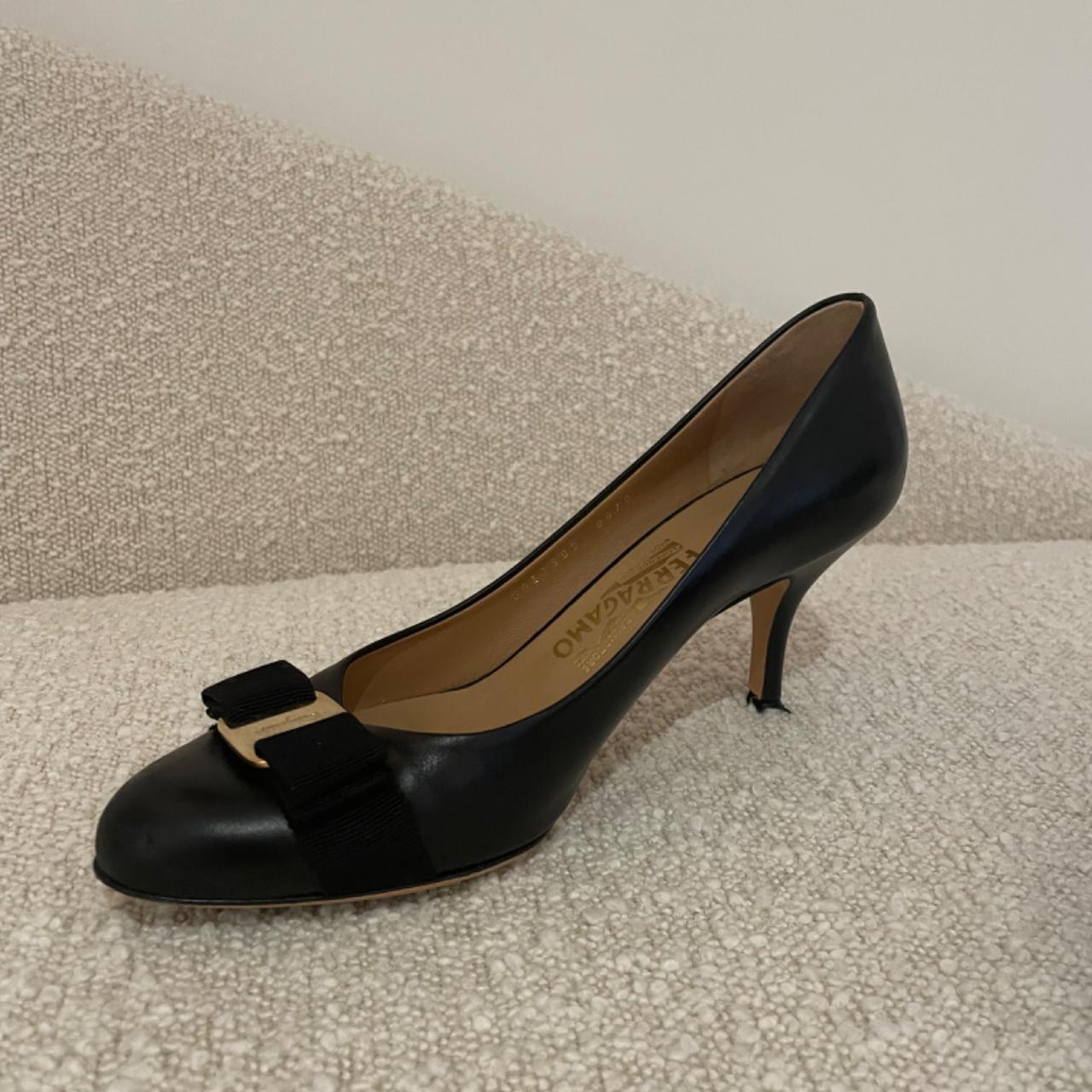 Salvatore Ferragamo Black Pumps 7.5 箱袋付 Salvatore Ferragamo Black Pumps 7.5 箱袋付