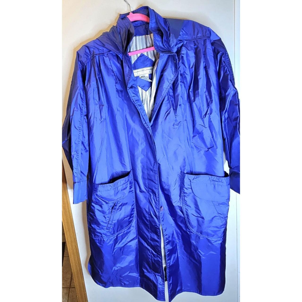 Super nice vintage coat with detachable hood. Says... - Depop