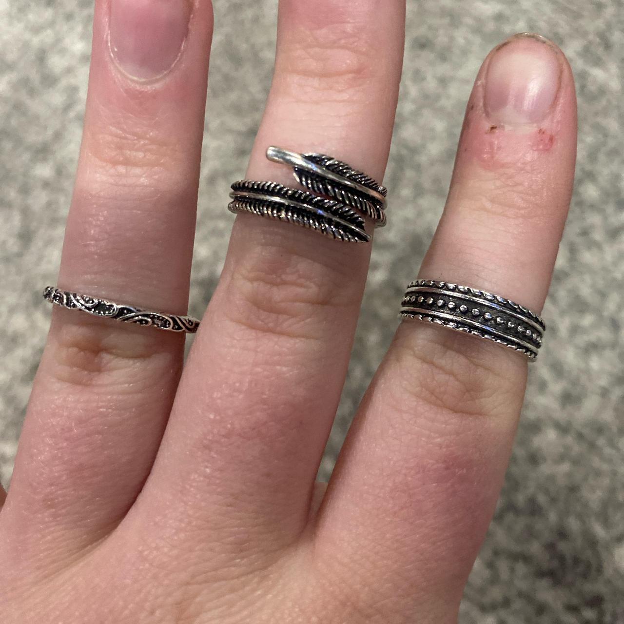 Never been worn. Cute little set of rings. Depop