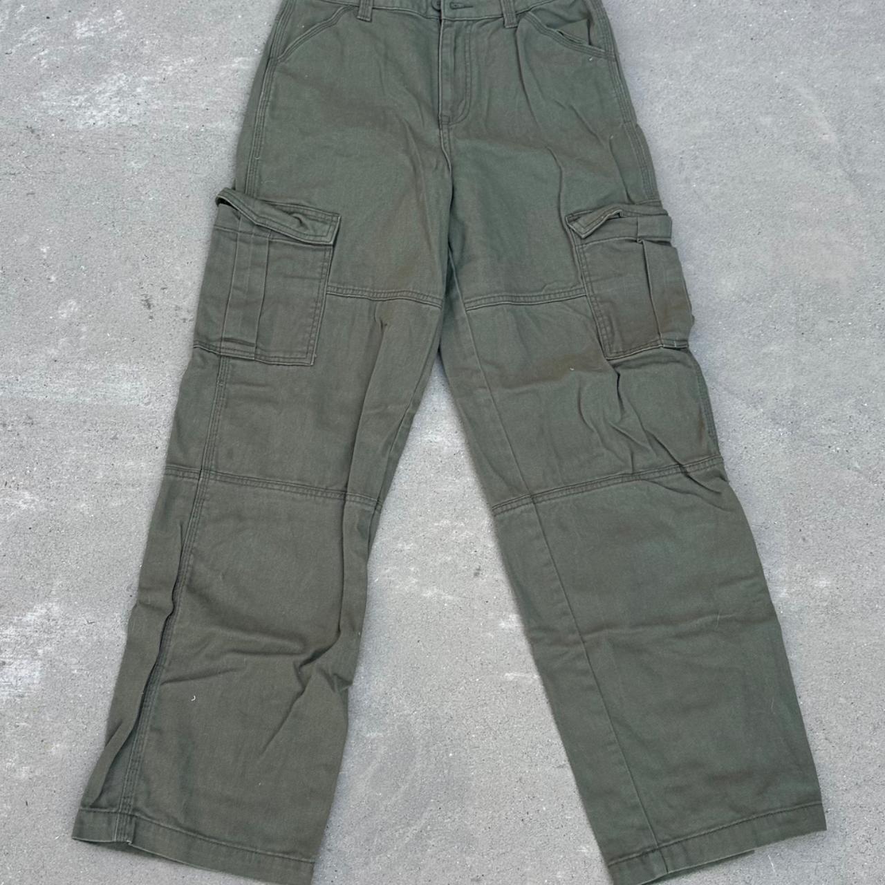 H and M divided green cargo pants Only warn Depop