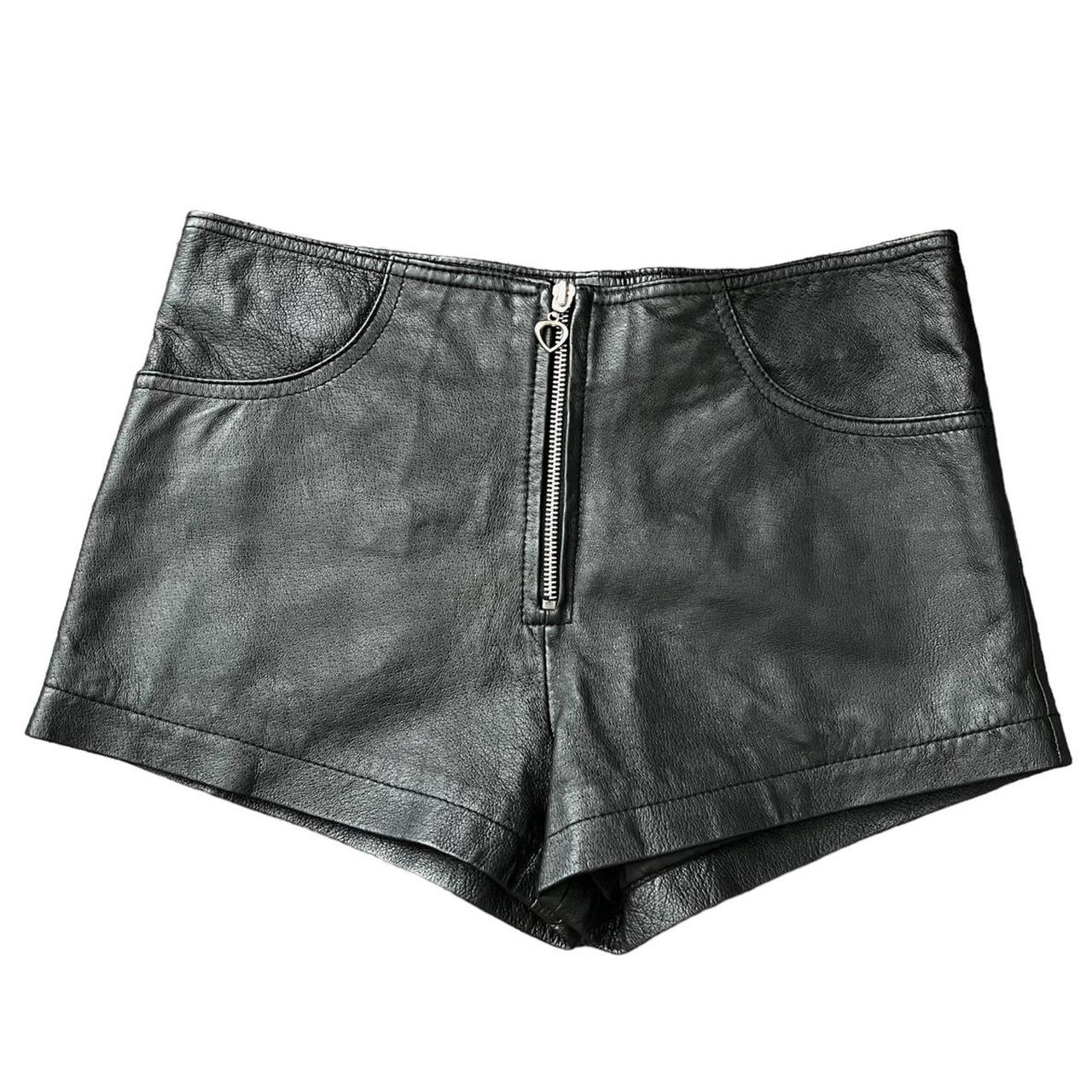 Wilson’s Leather Women's Black and Silver Shorts | Depop