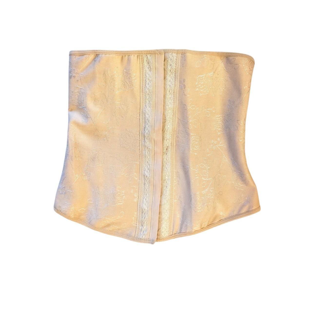 item listed by yourninelivescloset