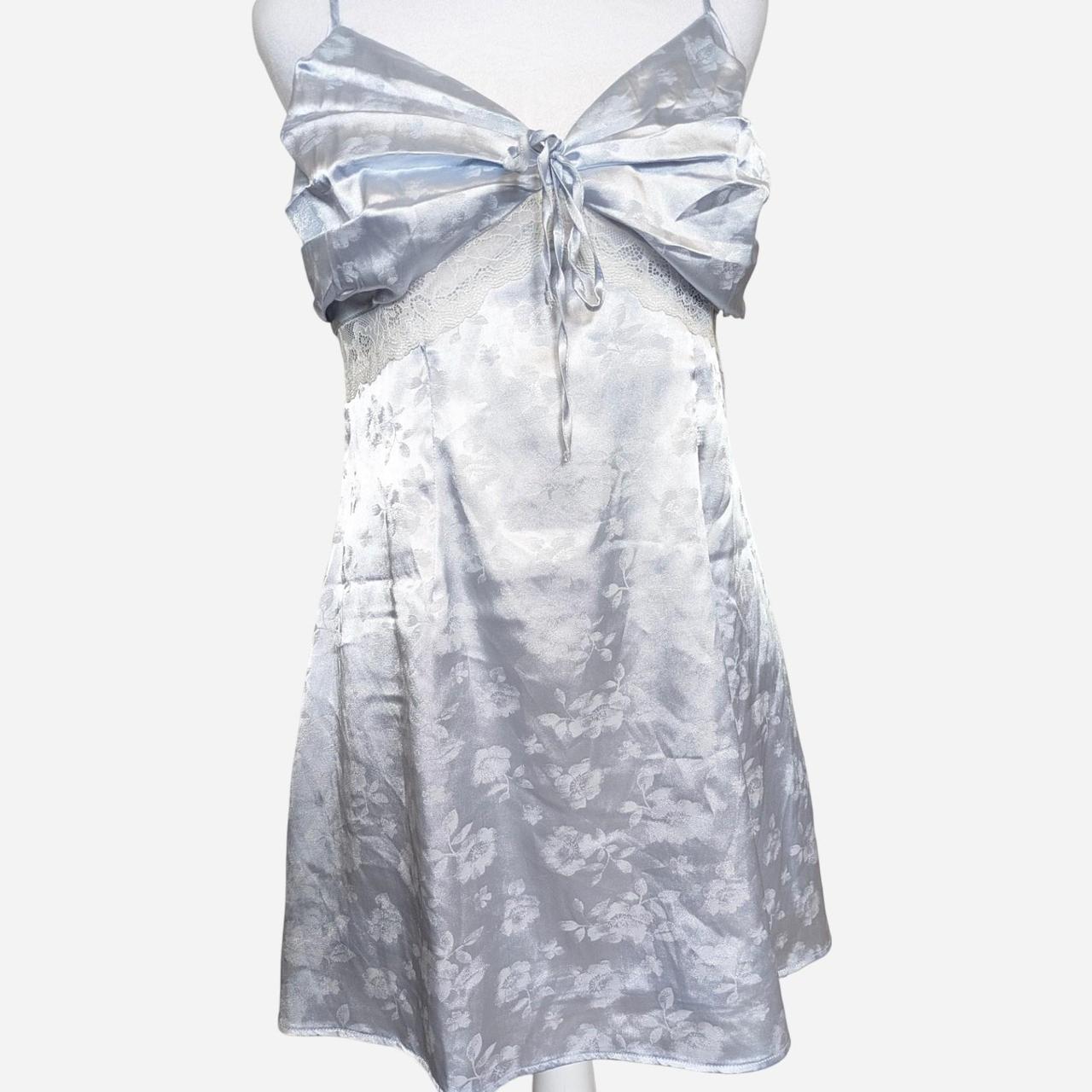 item listed by yourninelivescloset