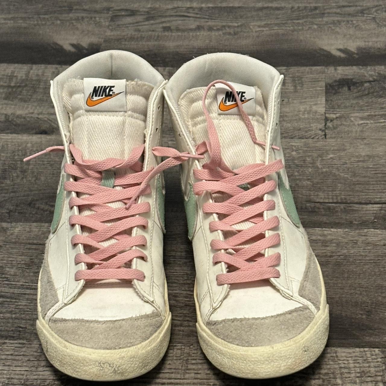 Pink Coconut Milk Blazers Nike Blazer Mid '77 SE D (Big Kid) Pink