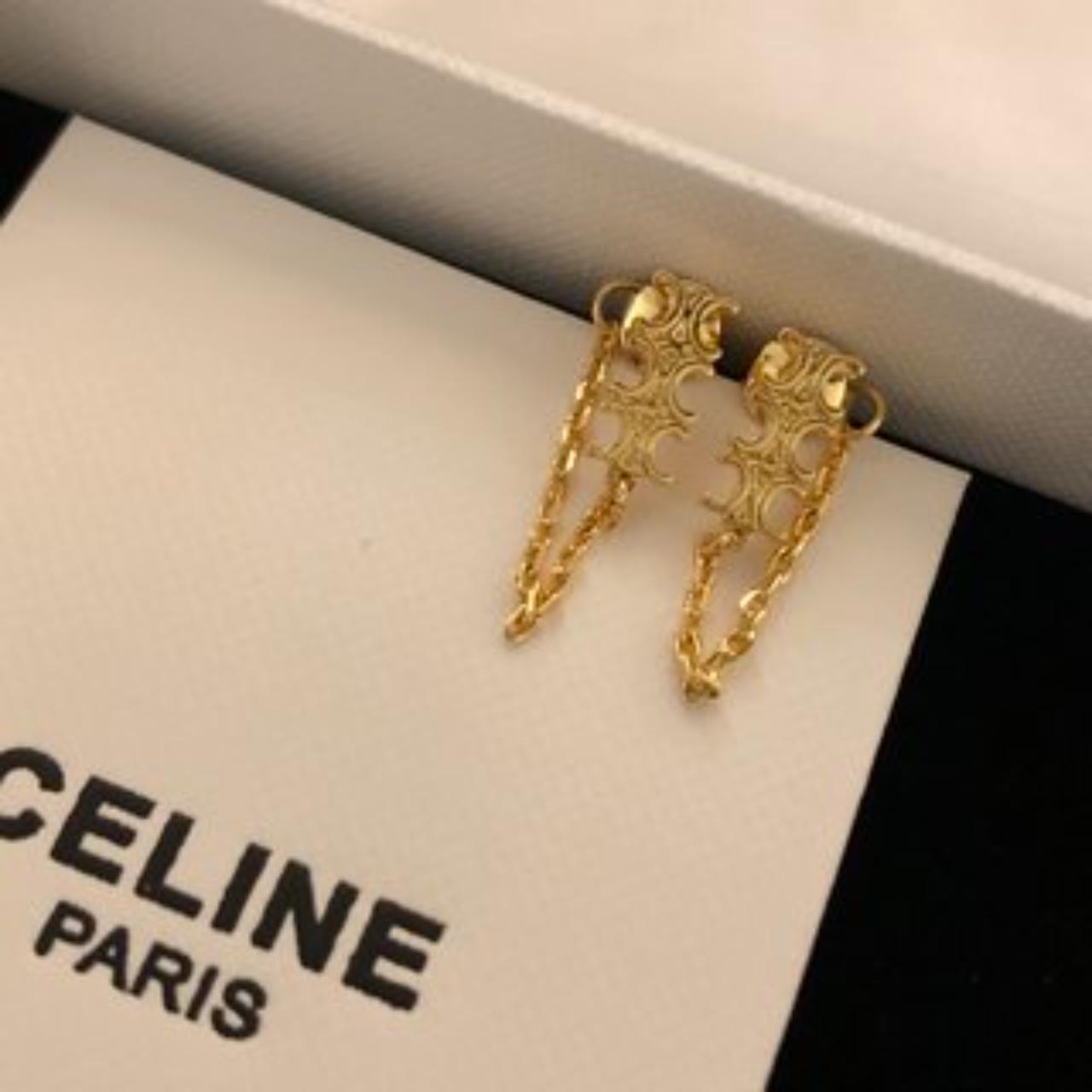 【CELINE】Triomphe stud long earrings brass with gold finish Women's Triomphe stud long earrings in brass with gold