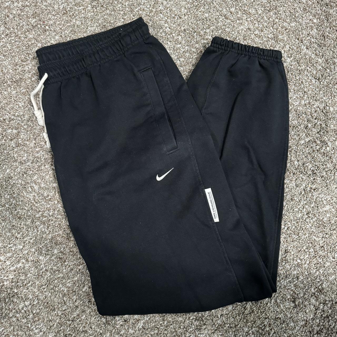 Nike Standard Issue Basketball Pants Men’s