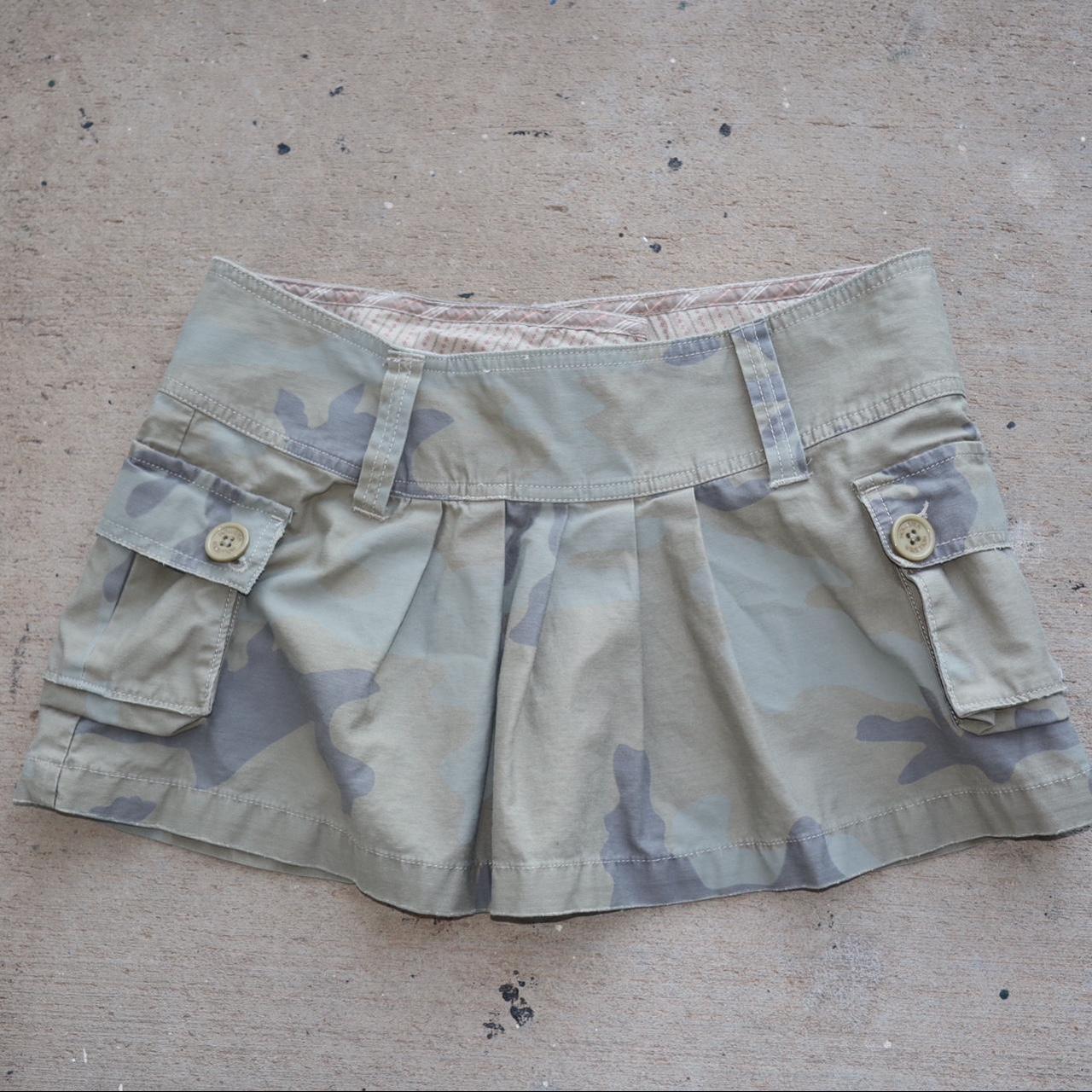 Hollister Co. Women's Green and Khaki Skirt Depop