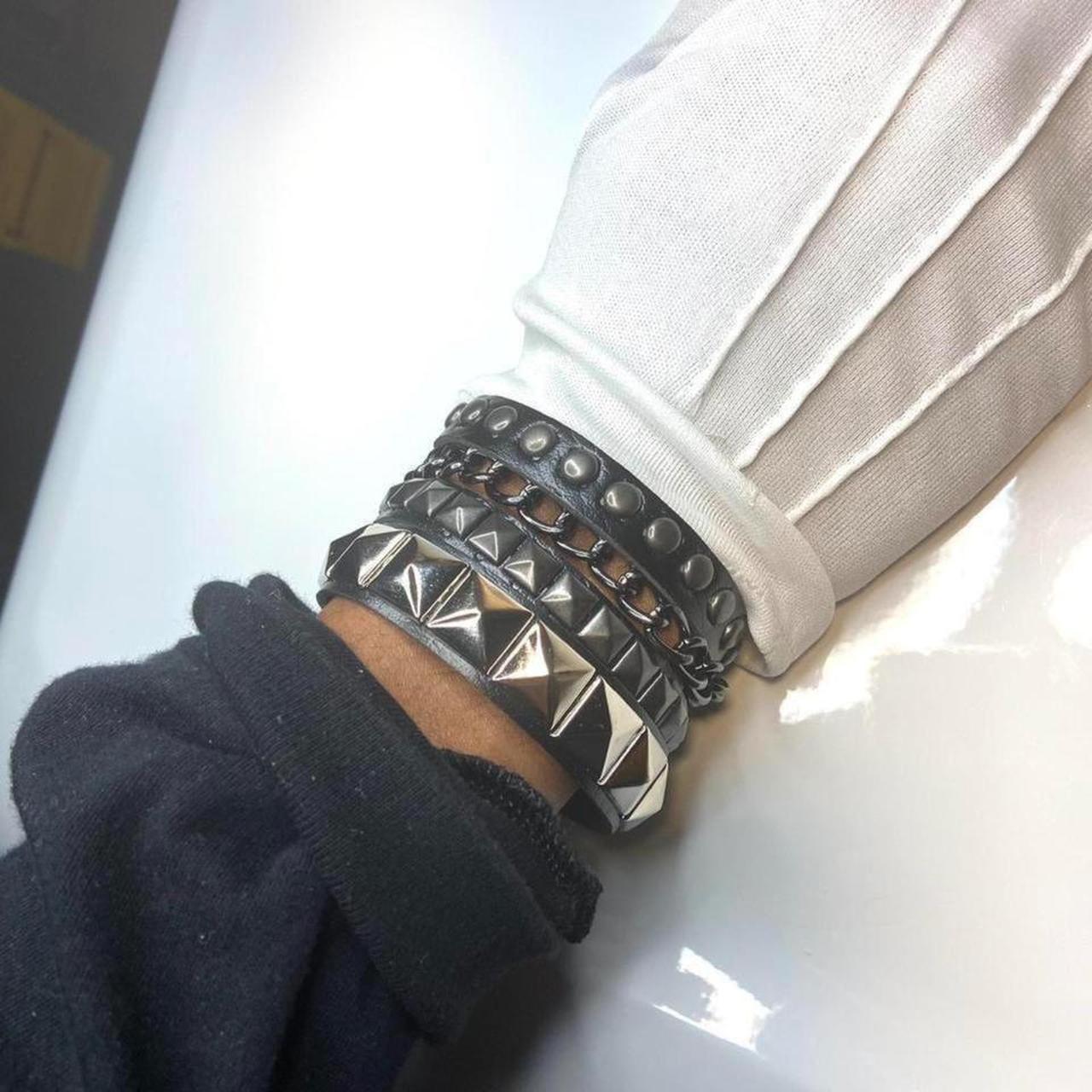 item listed by thesellershop