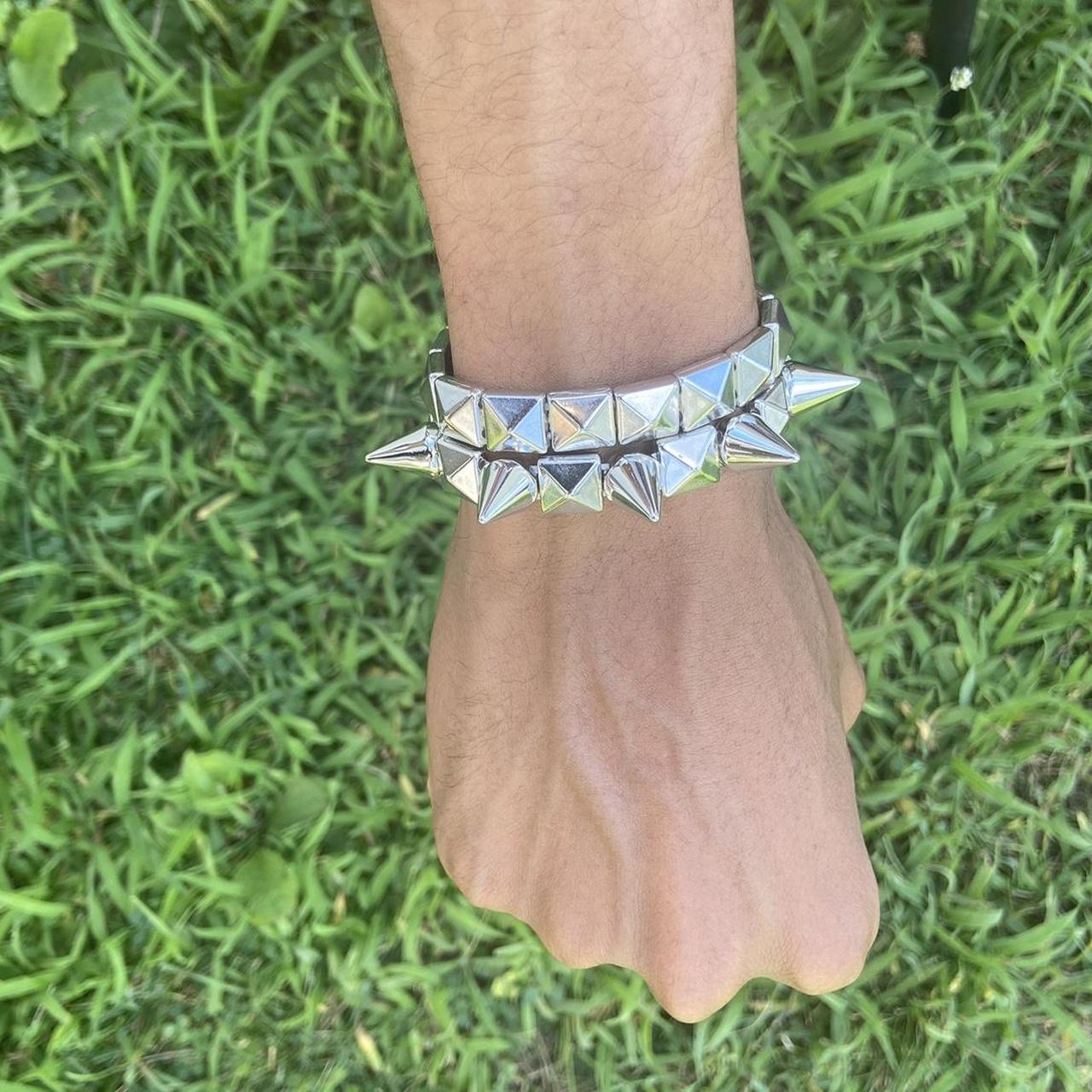 item listed by thesellershop