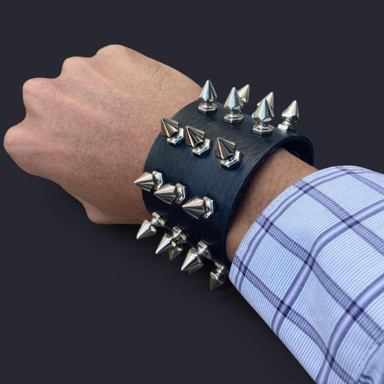 item listed by thesellershop