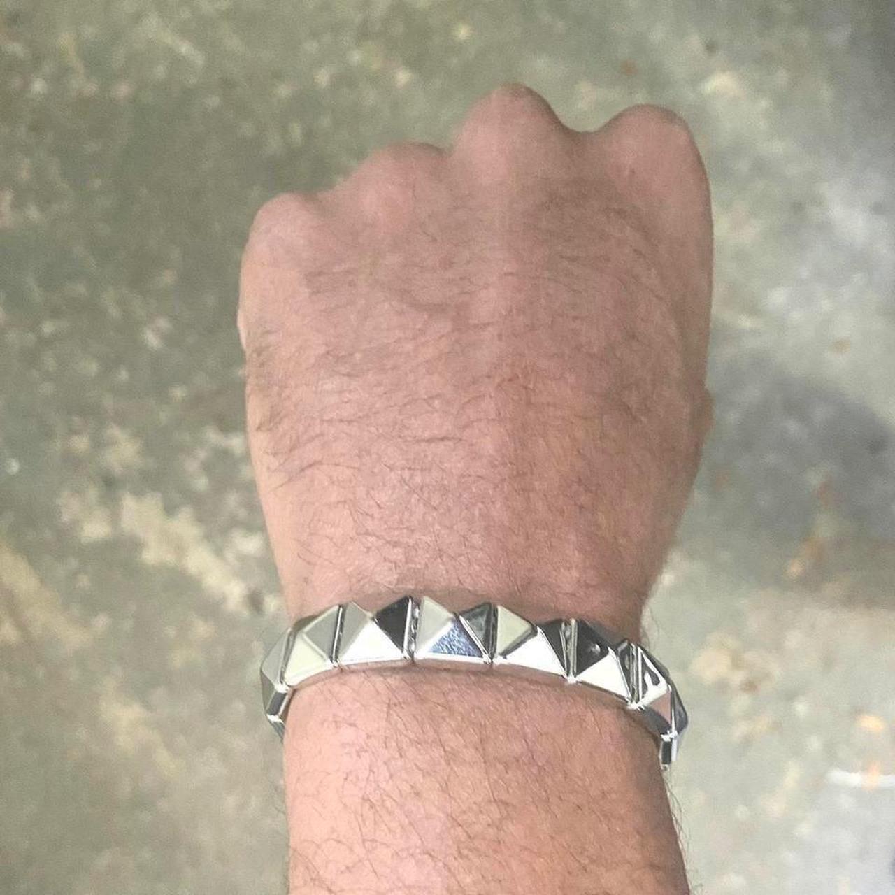 item listed by thesellershop