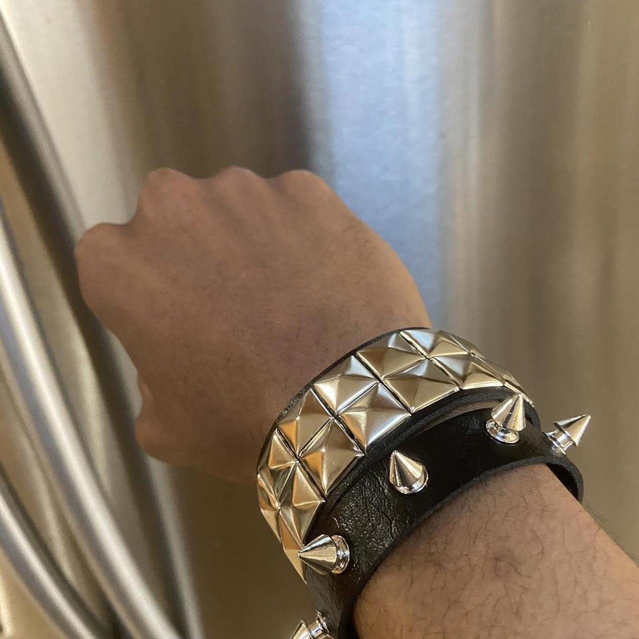 item listed by thesellershop