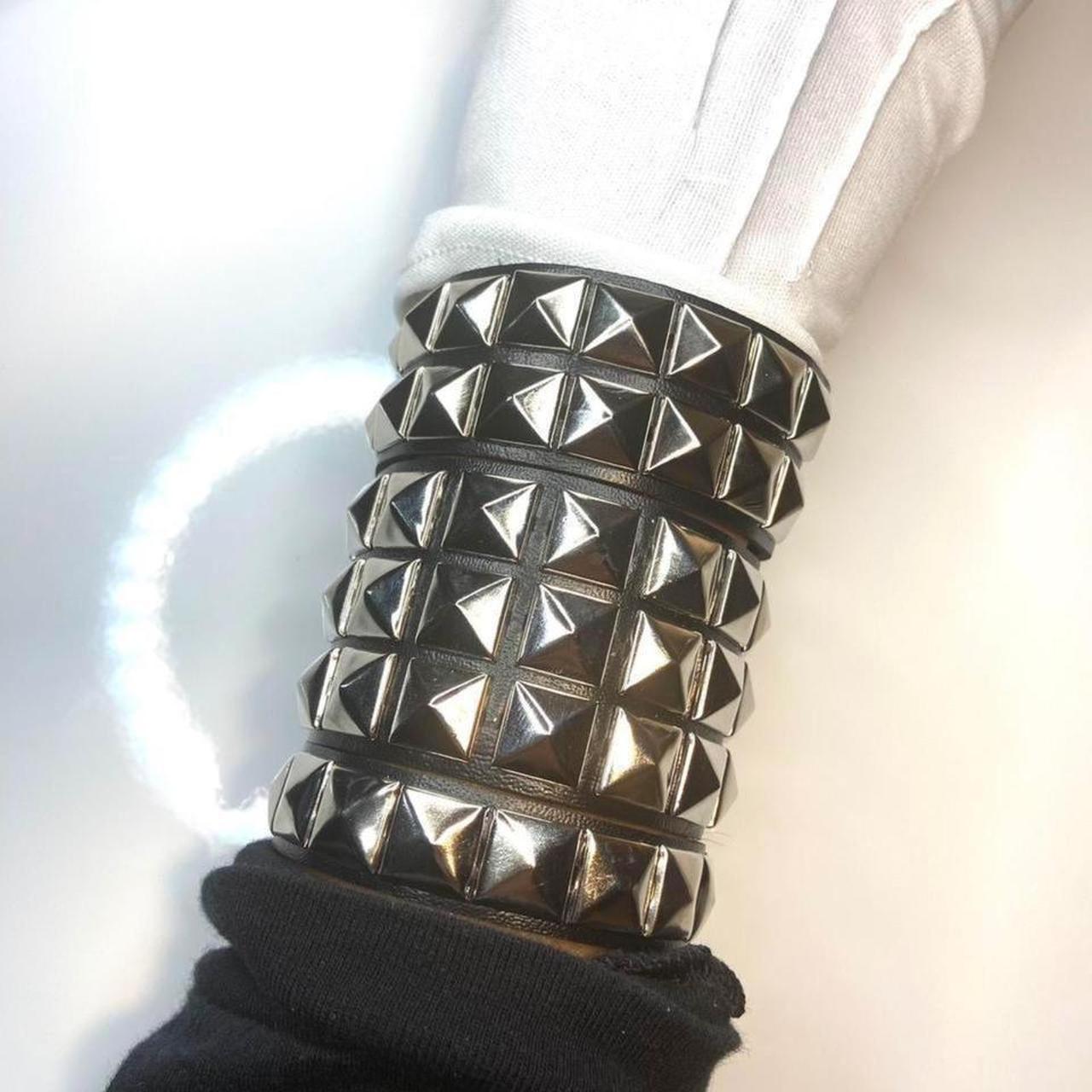 item listed by thesellershop