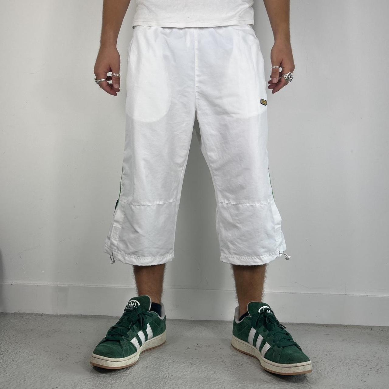 VINTAGE WHITE BLUE AND GREEN THREE QUARTER