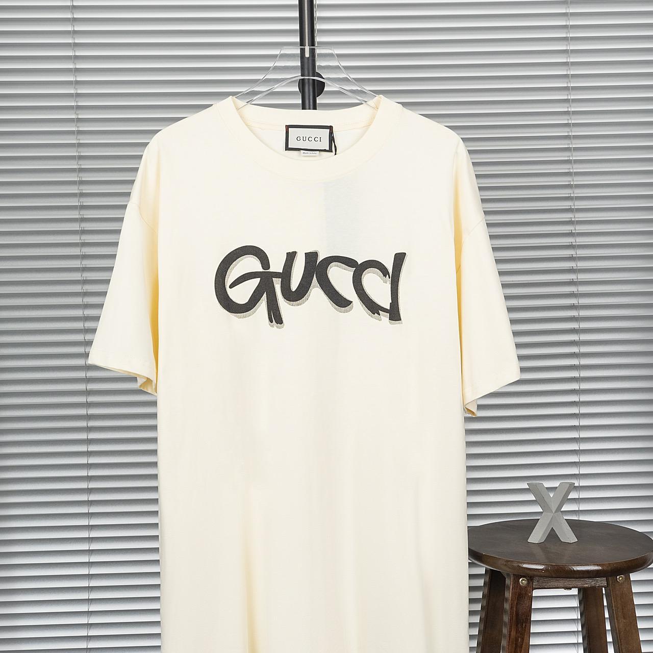 Gucci classic graffiti logo printed round neck short