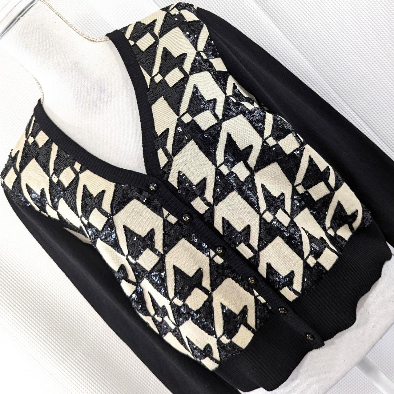 item listed by hauteclub