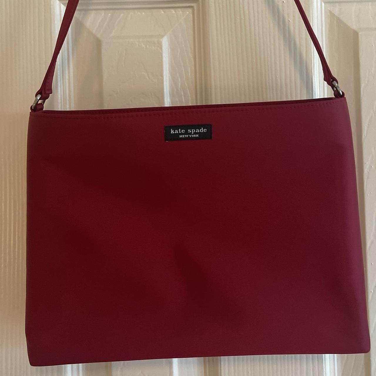 kate spade new york Grove Court Small Leslie Top Handle Bag,Dynasty Red/Black,One  Size : Amazon.in: Shoes & Handbags