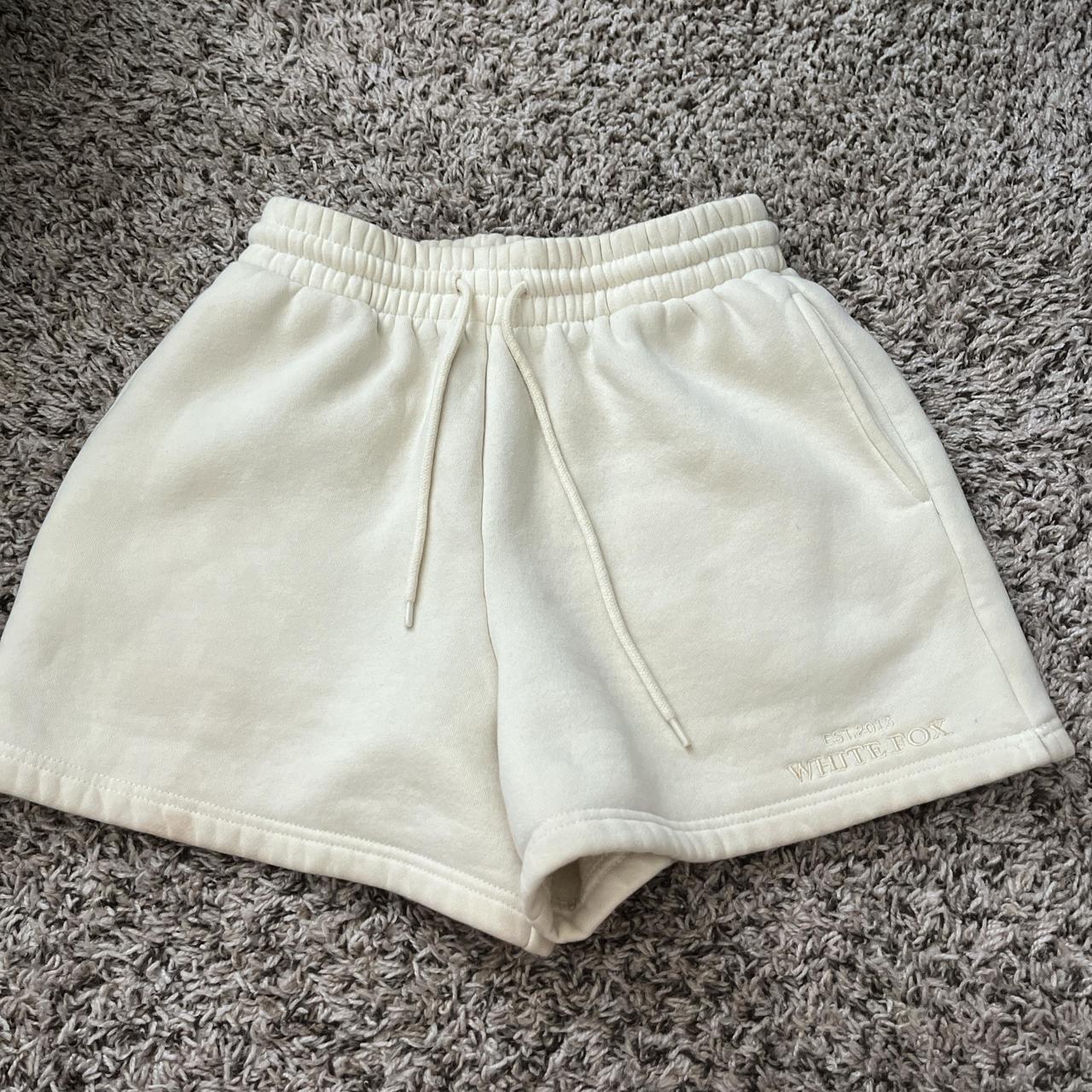XS White fox Very comfortable and high waisted