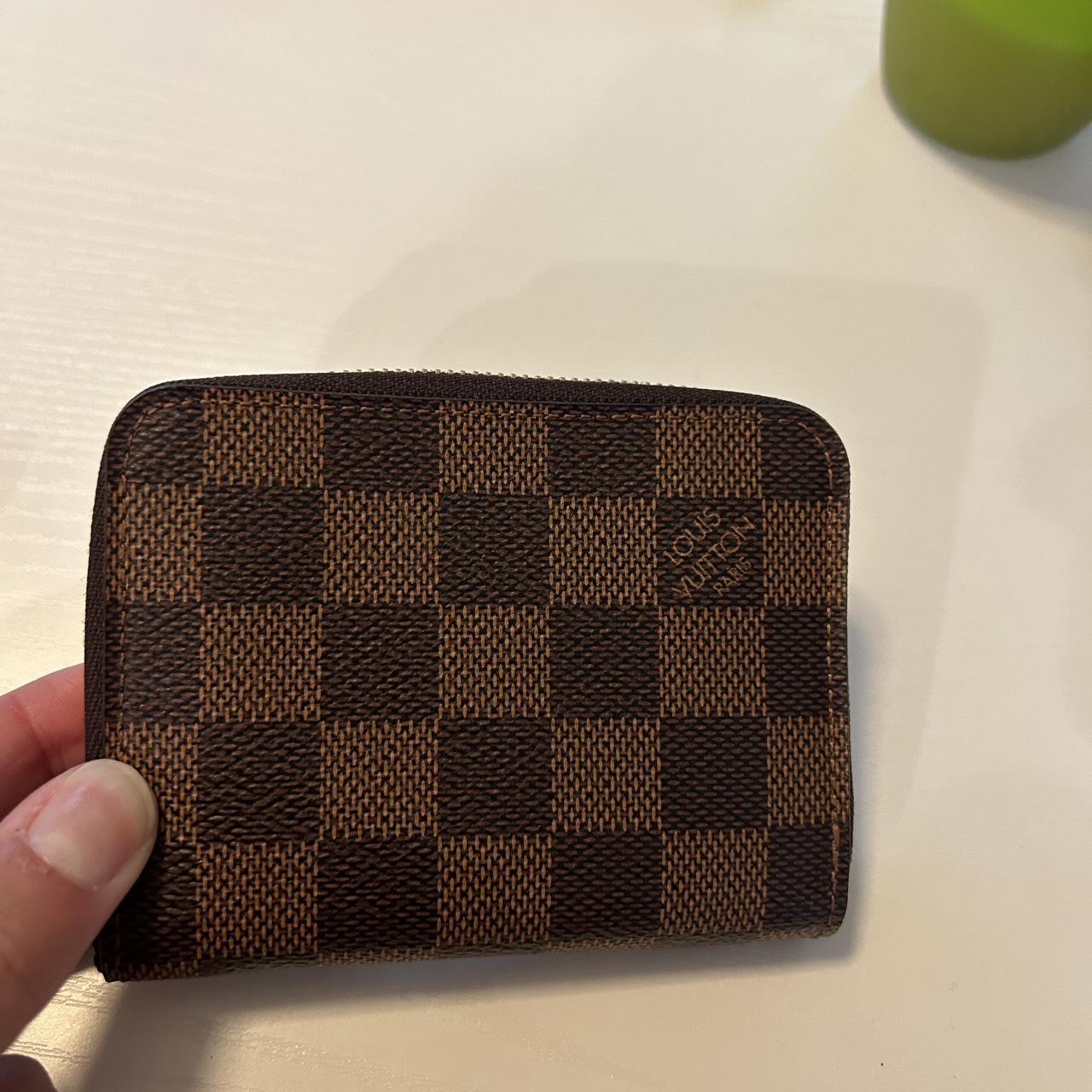 Louis Vuitton wallet with hotsell dust bag