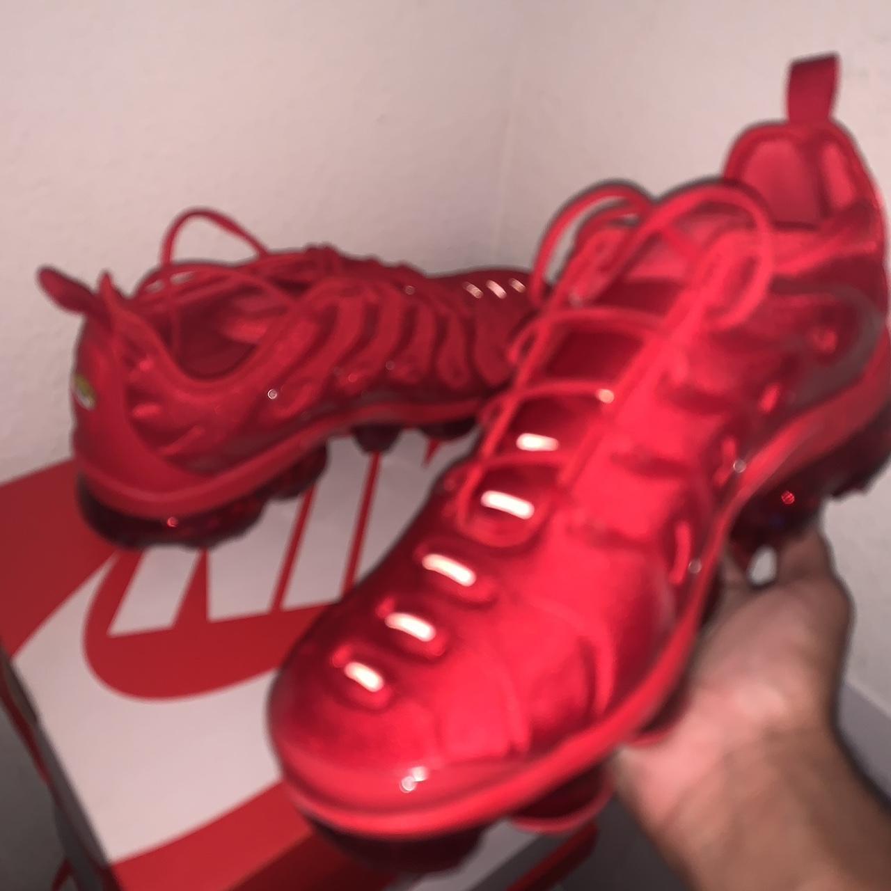 vapormax triple red