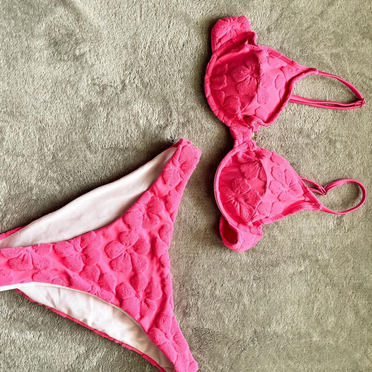 Pink flowers bikini set - Depop