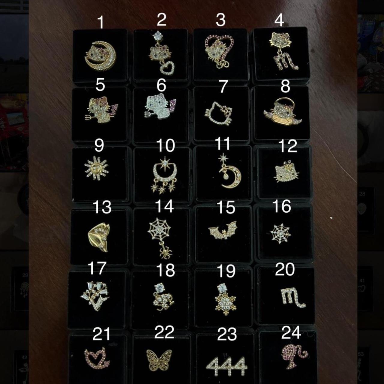 item listed by vaneelunaa
