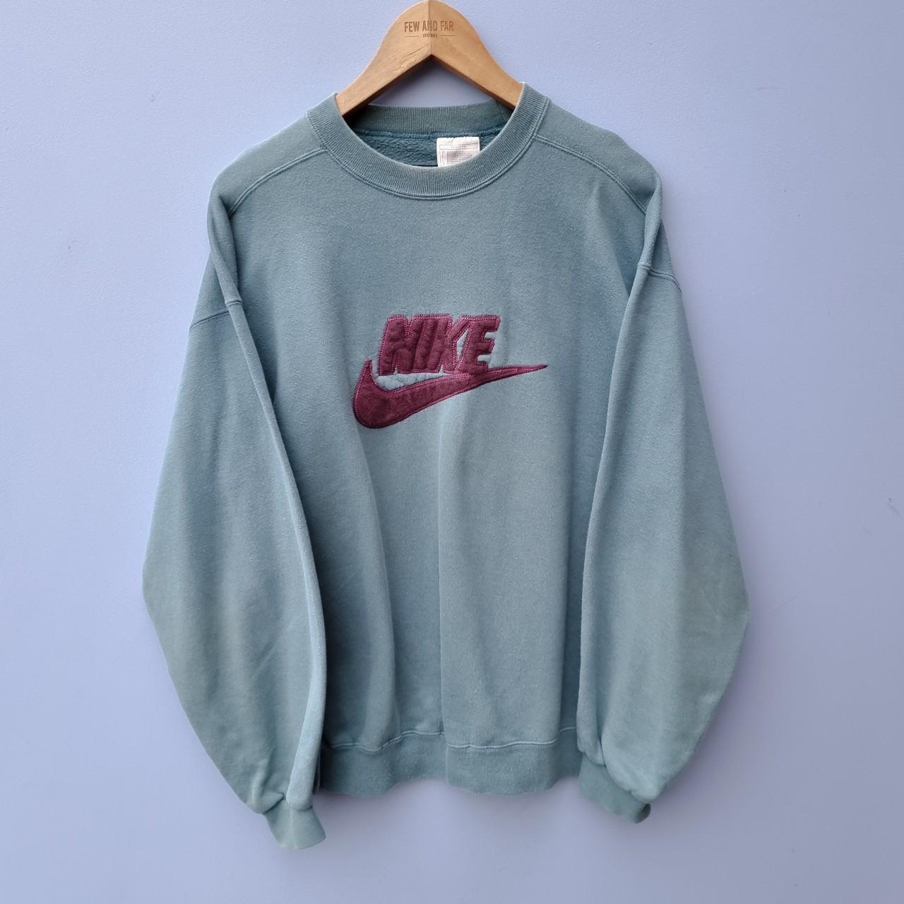 Nike best sale spellout sweatshirt