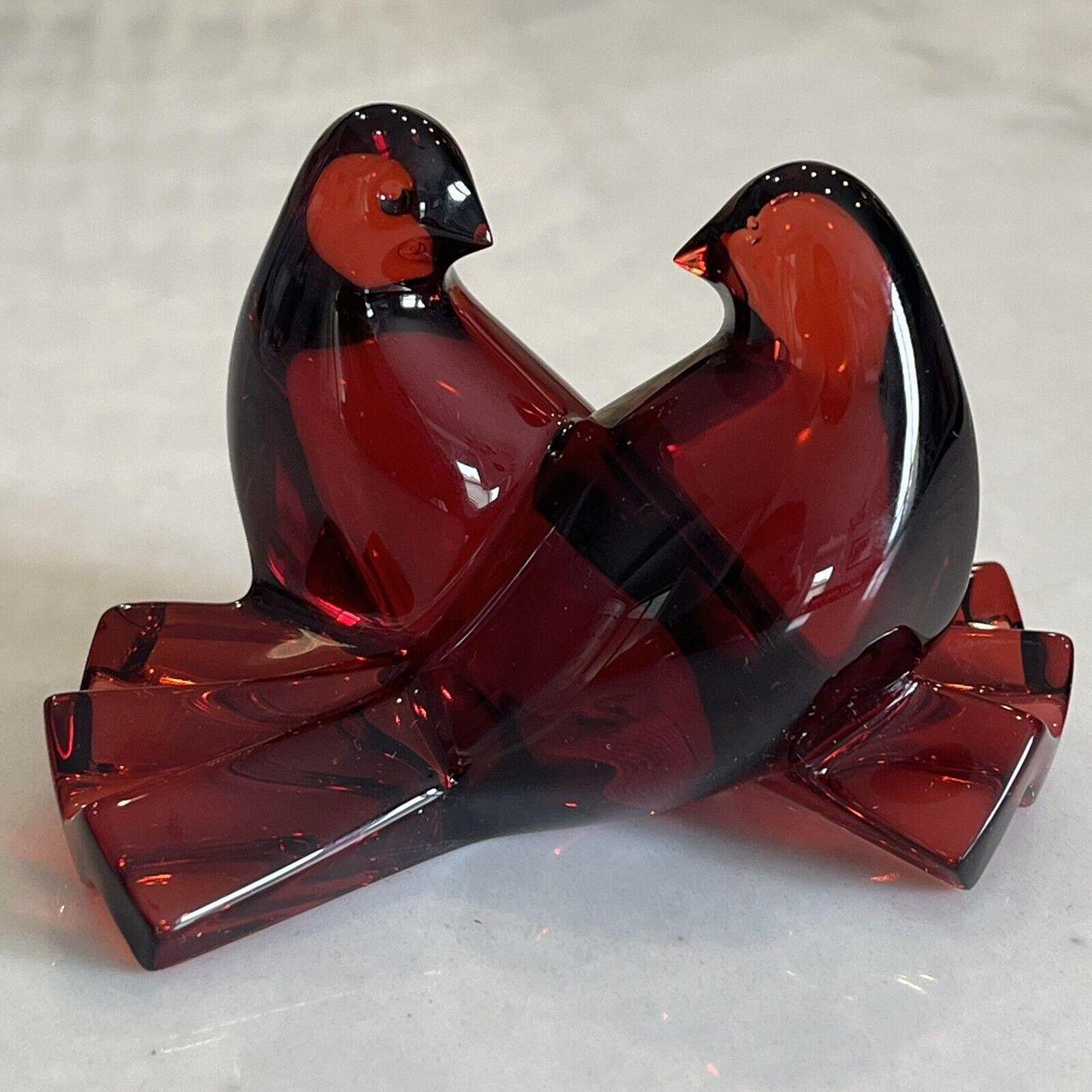 Figurine Baccarat Doves Sold At Auction: Baccarat Crystal 
