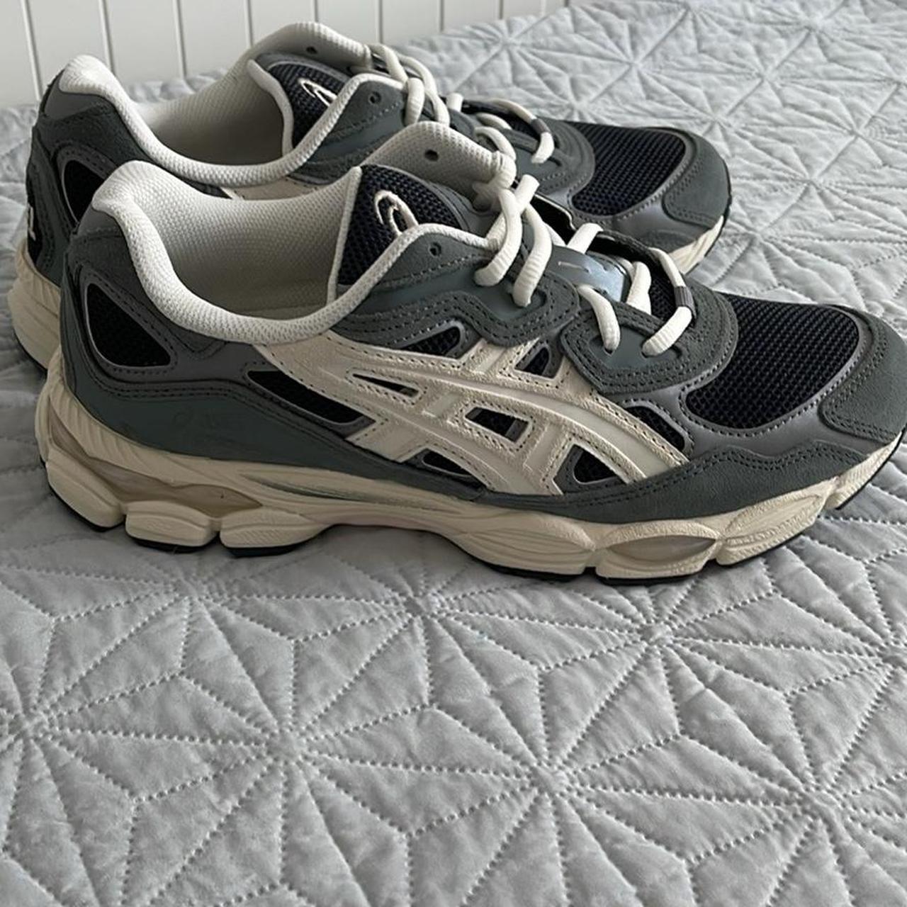 靴 ASICS GEL-NYC GRAPHITE GREY / SMOKE GREY Asics Unisex Gel-NYC Graphite Grey / Smoke Grey Low Top