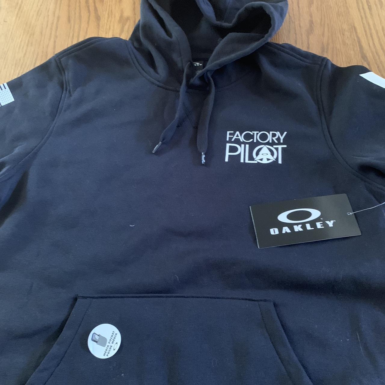 Oakley Factory Pilot Hoodie Men s Lrg Black Regular