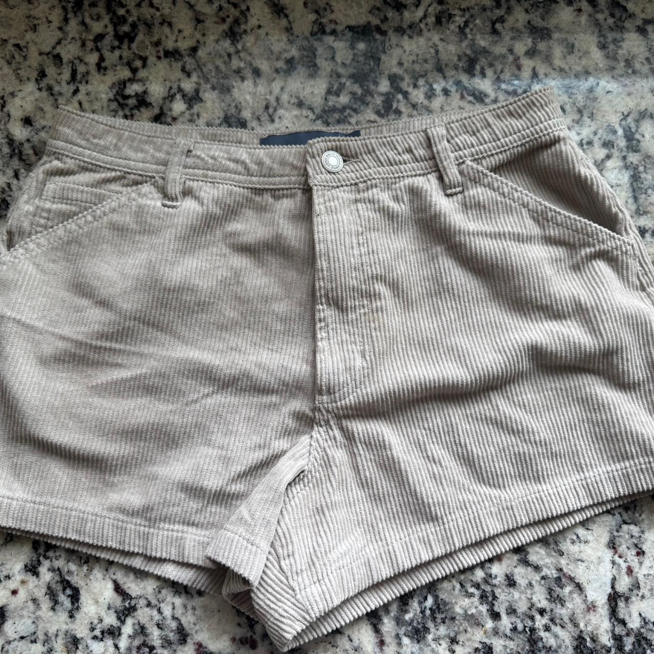 item listed by kkayleetorres