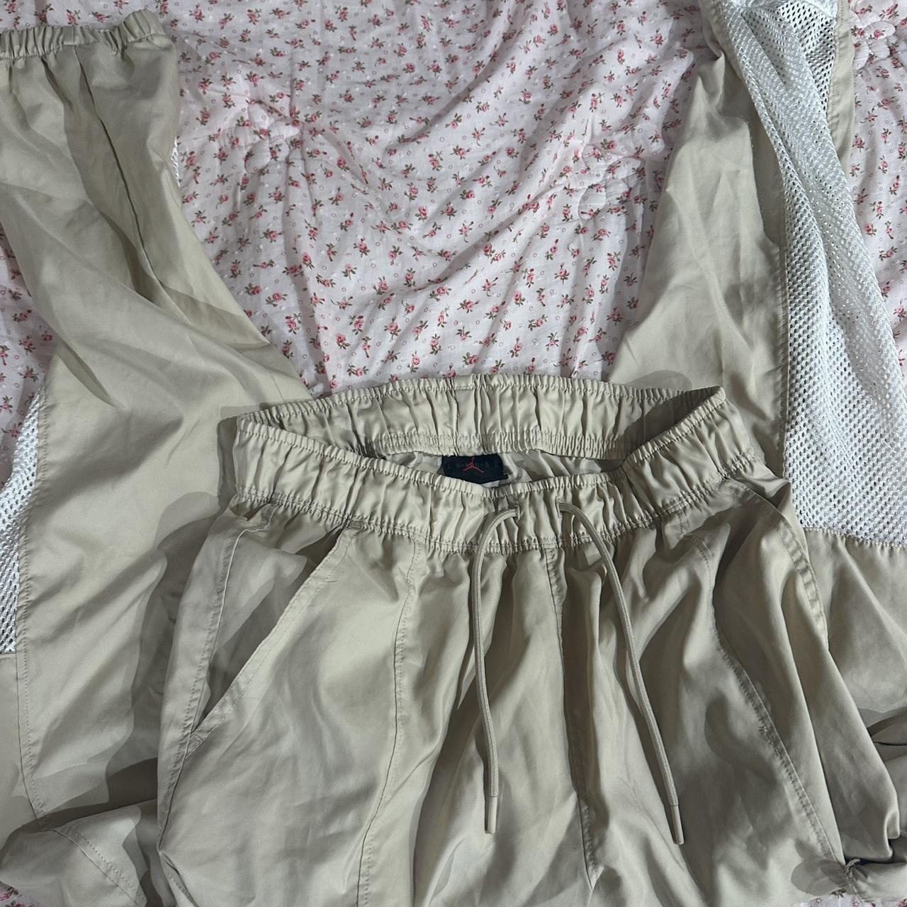 item listed by ellieeesells