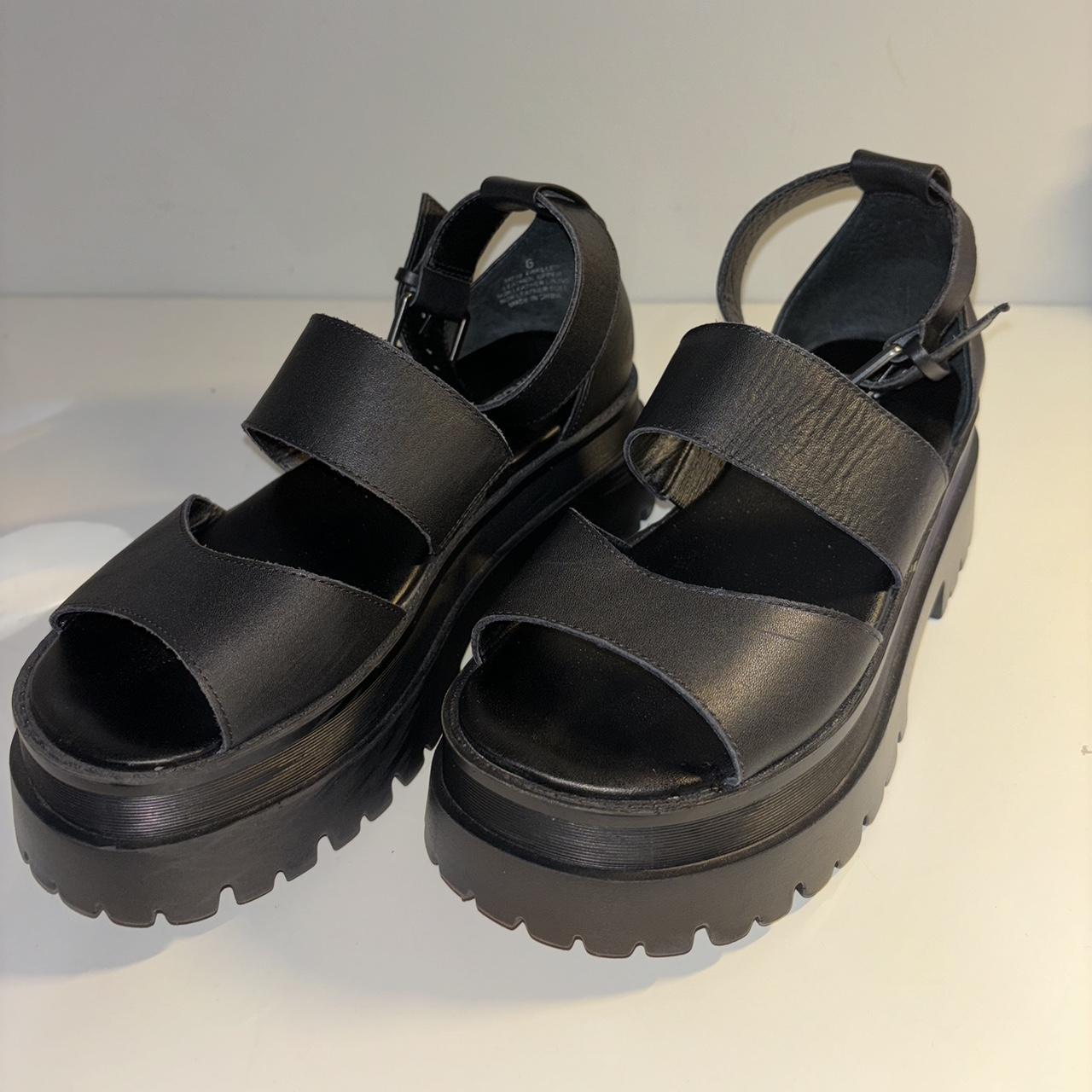thrilled black chunky sandal (windsor smith) Depop