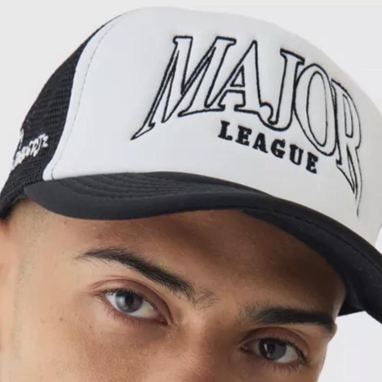 One size white BoohooMAN major league