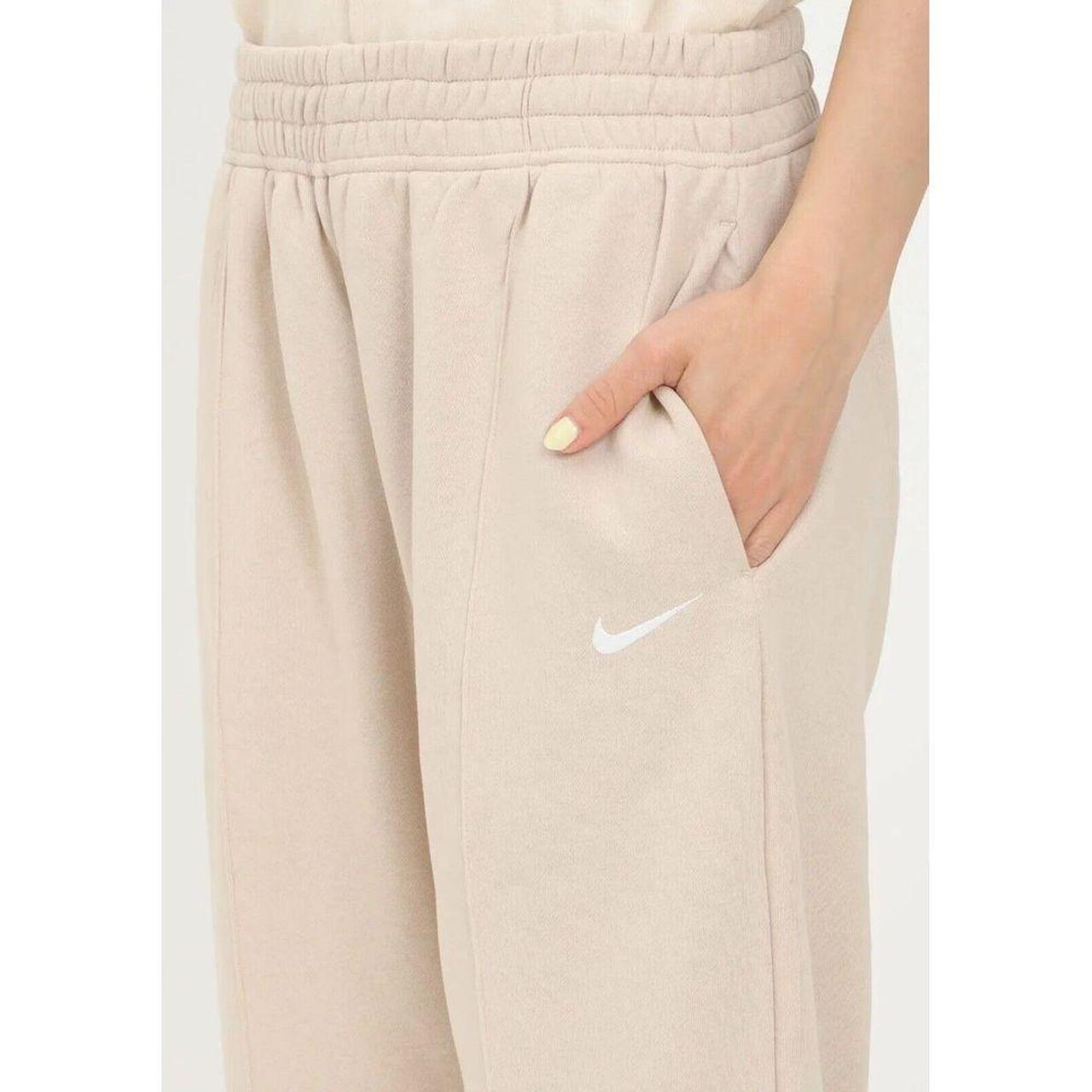 Nike Sportswear Essentials Cream Fleece Sweatpants