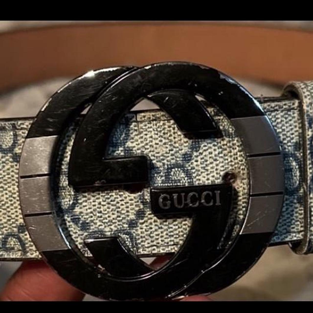 Gucci belt black the size 48 inches it is uses in