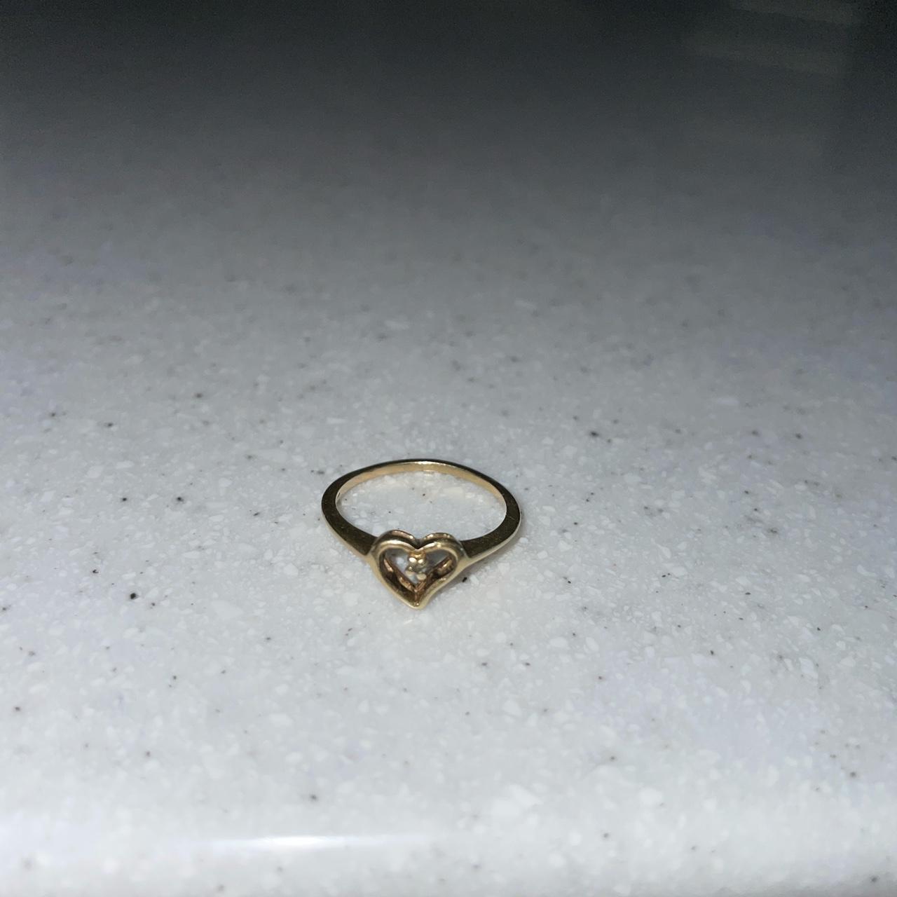 Vintage 10k store gold heart ring with small dimonds