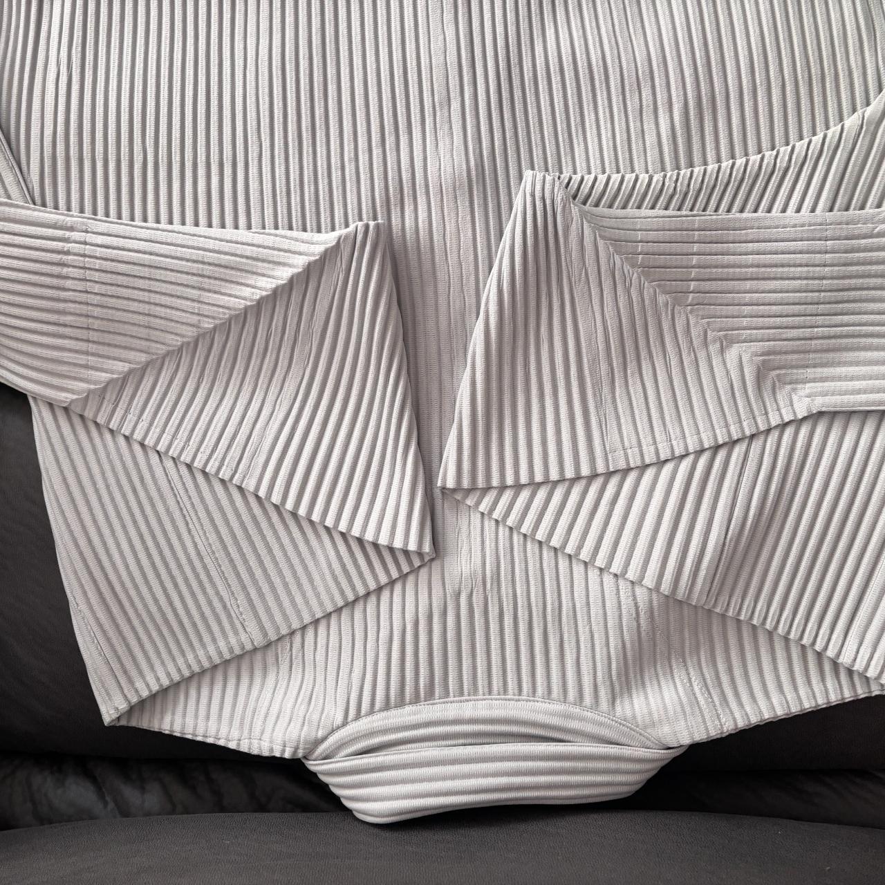 HOMME PLISSÉ ISSEY MIYAKE サイズ3 HOMME PLISSÉ ISSEY MIYAKE – isseymiyake.com