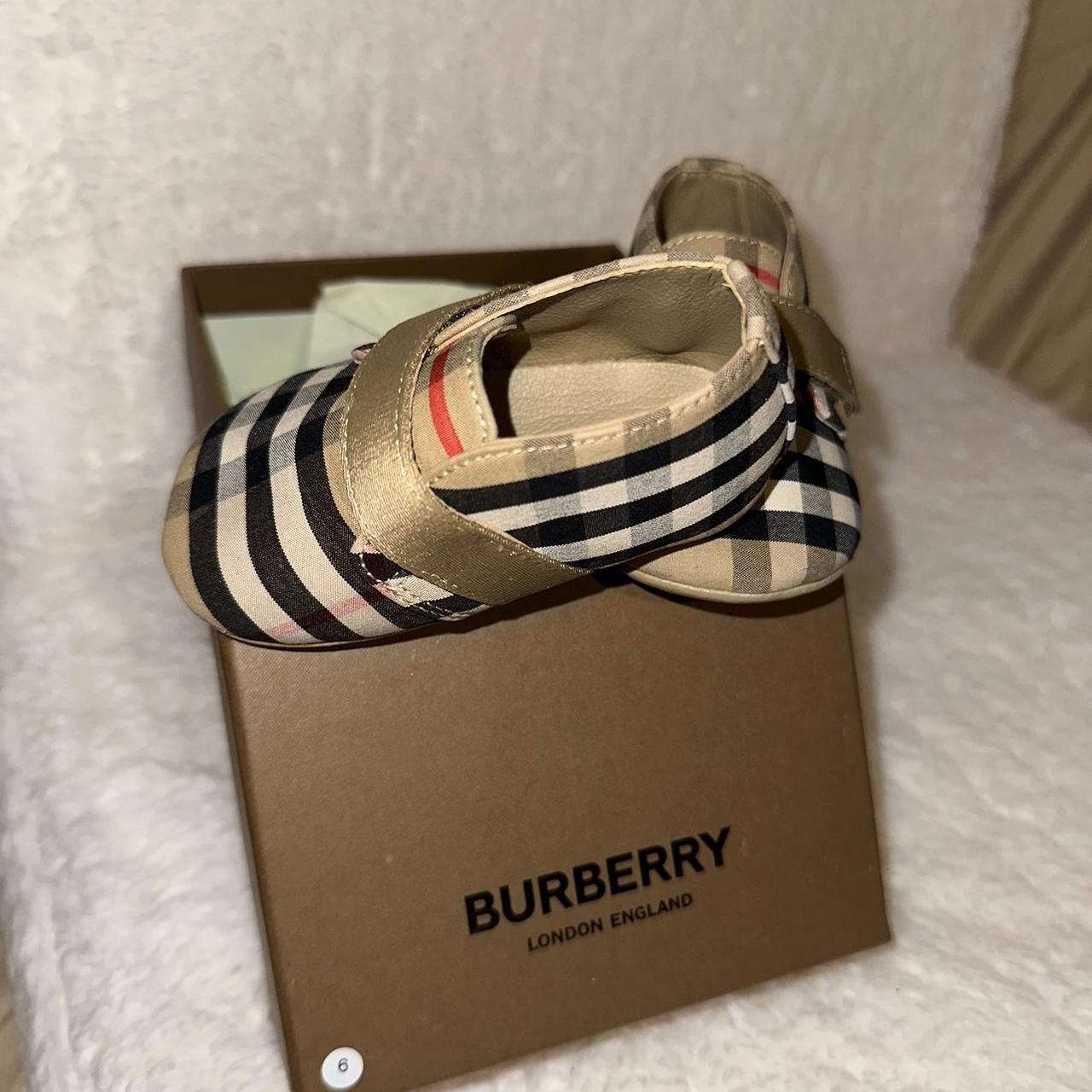 Burberry Unisex Charlton crib shoes