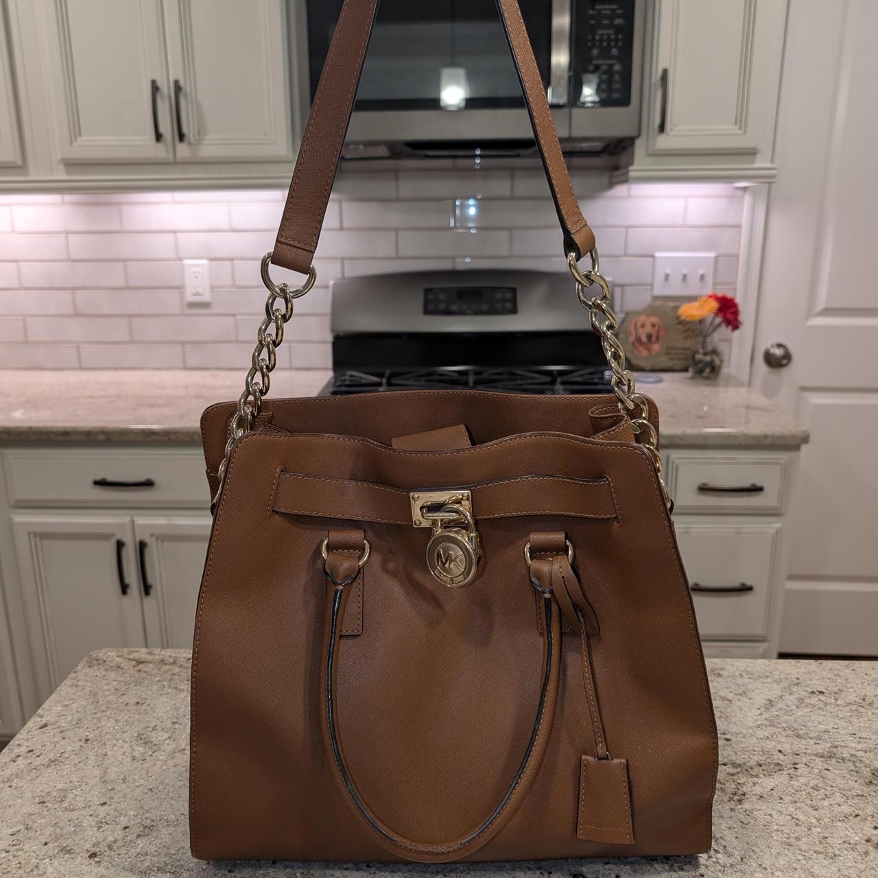 item listed by 2ezvntg