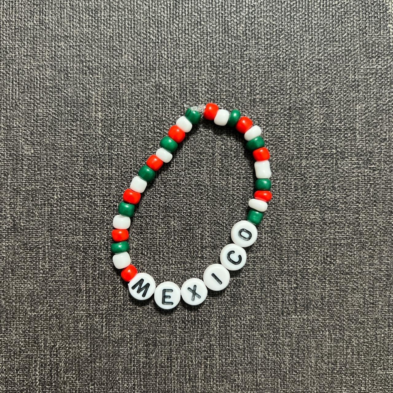 Red and green Mexican flag beaded bracelet Mexico 🇲🇽 - Depop