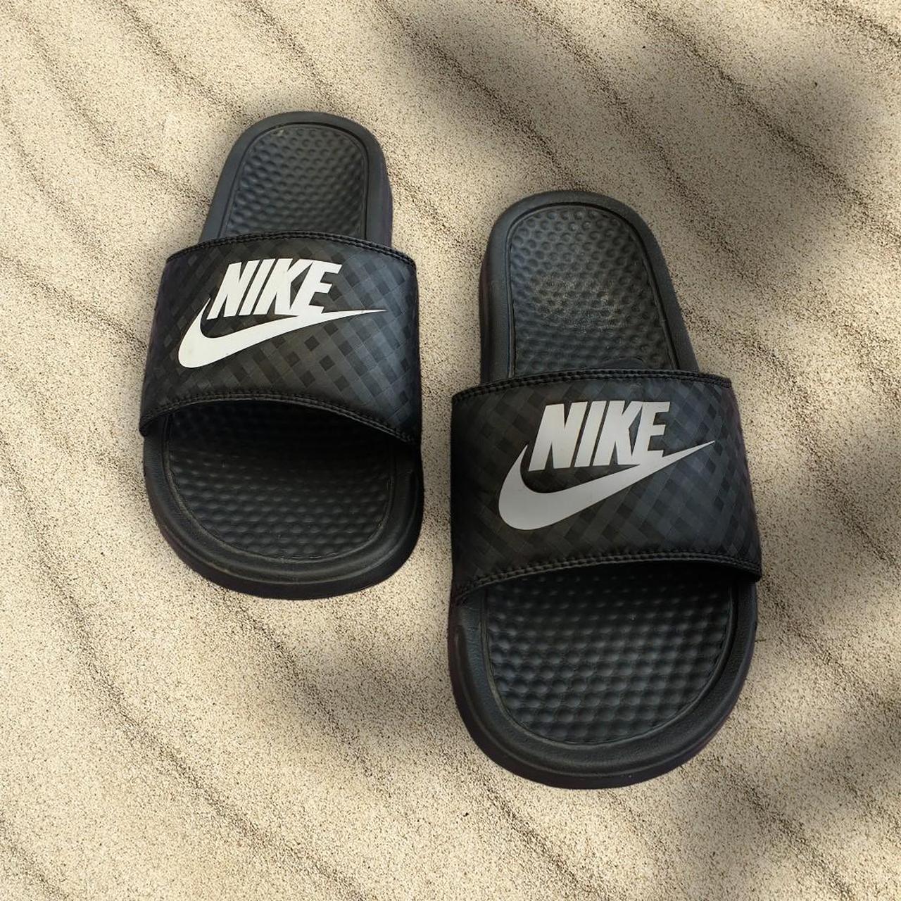 nike sliders 5.5