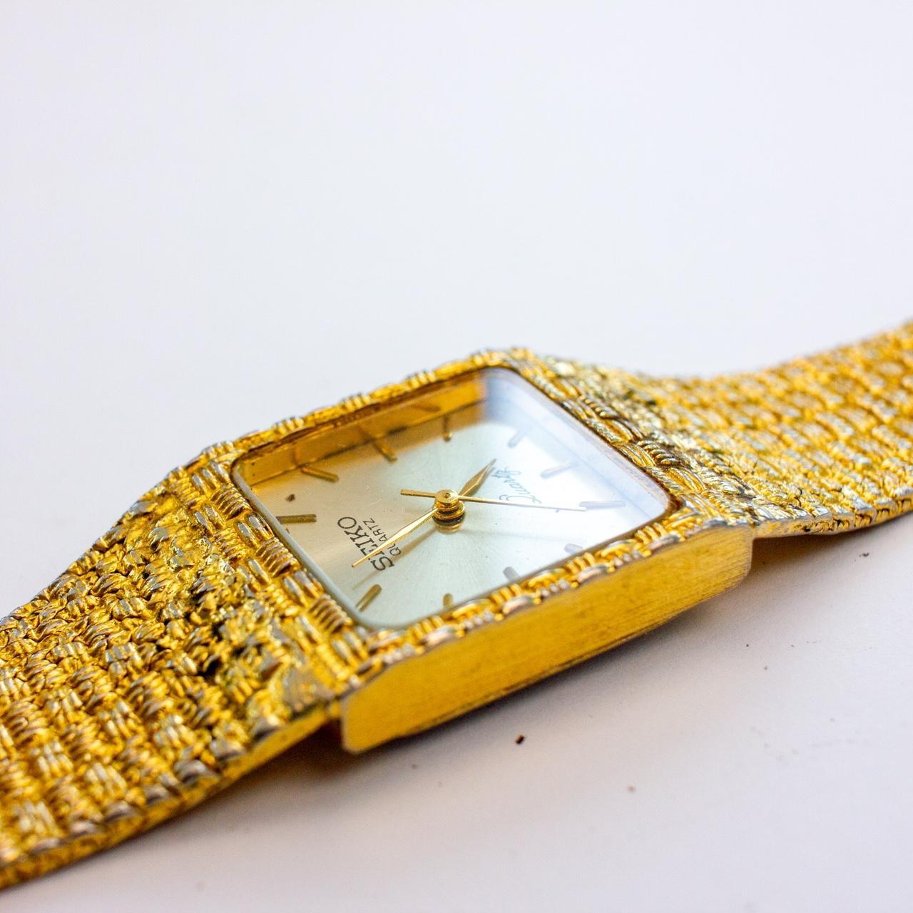 Women's Gold Tone Seiko Quartz Watch - 8Y21-0020 - | Depop