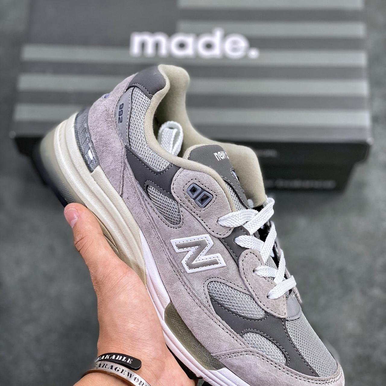 NEW BALANCE M992GR GREY MEN