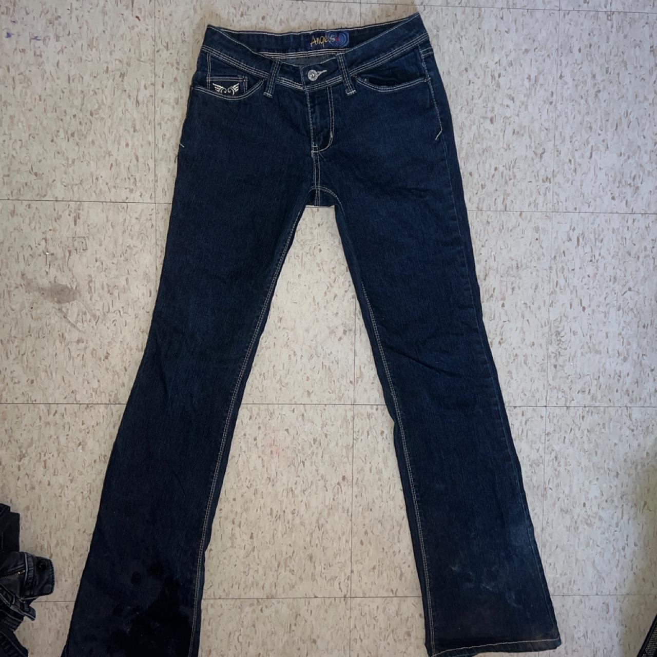 item listed by regina_hdez