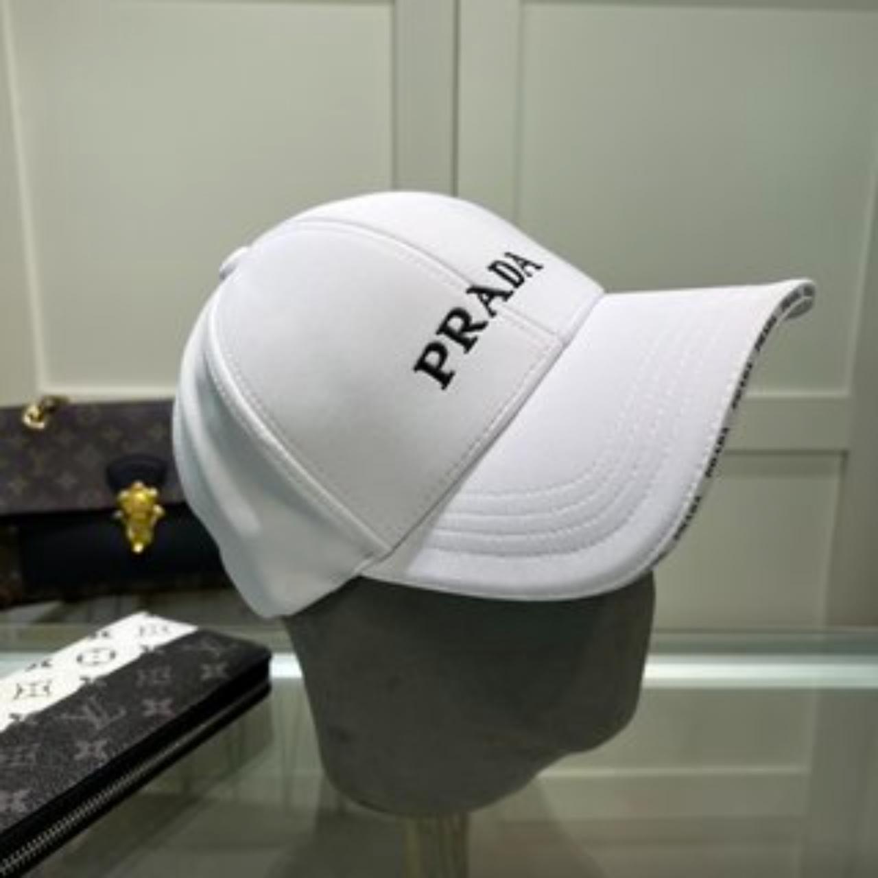 PRADA・キャップ・白・レディース、 Used once and still in good condition, equivalent to | Depop