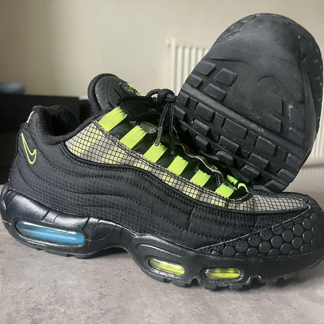 Air max 95 3m ids small chip in the sole as shown Depop