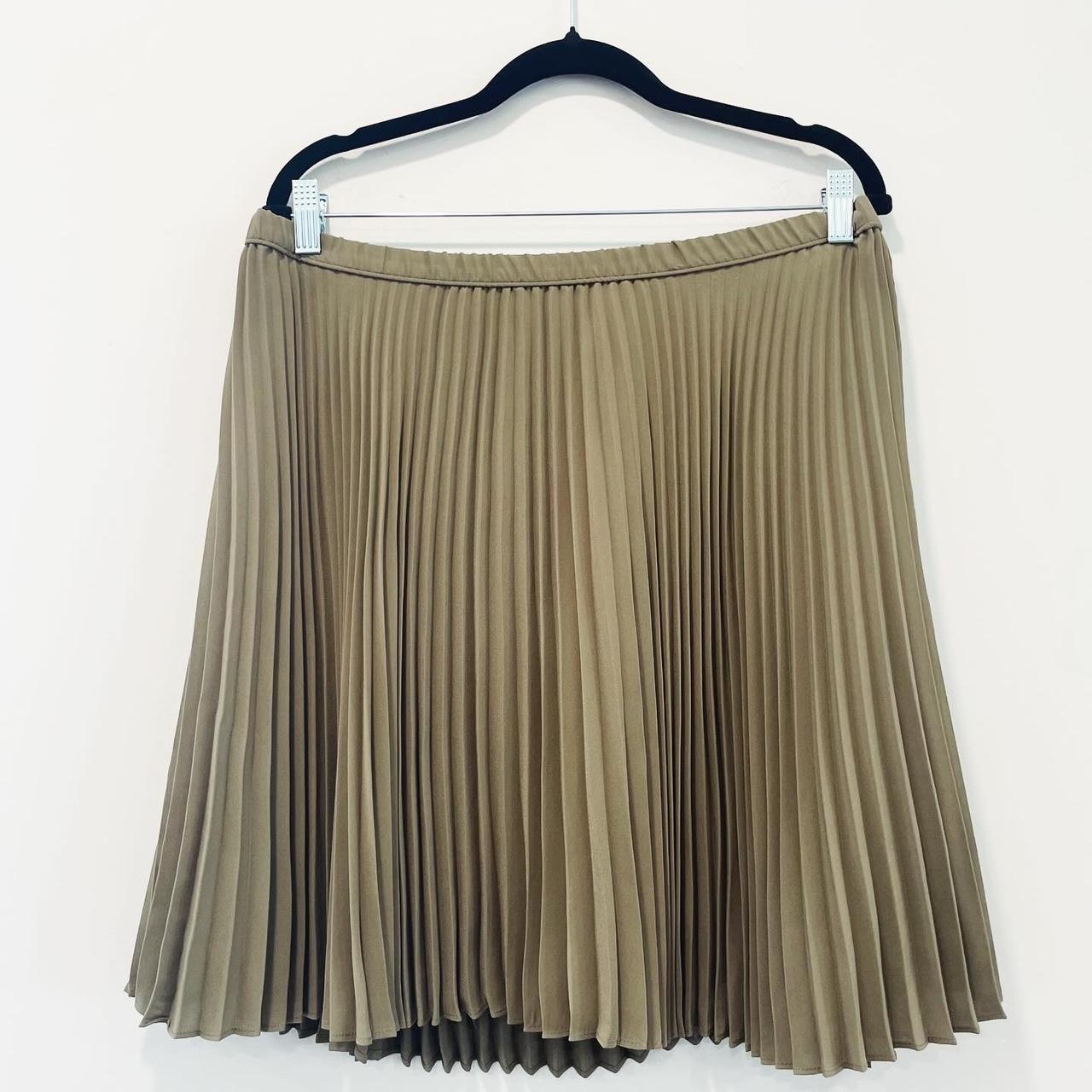 Banana Republic Green Pleated Skirt Size