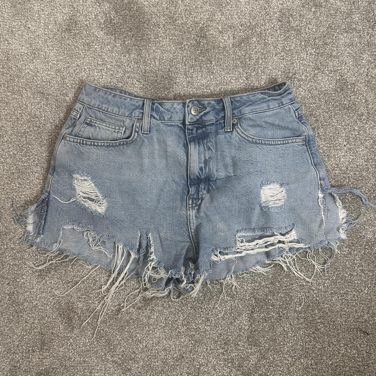 Light wash denim cut off shorts, Brand: